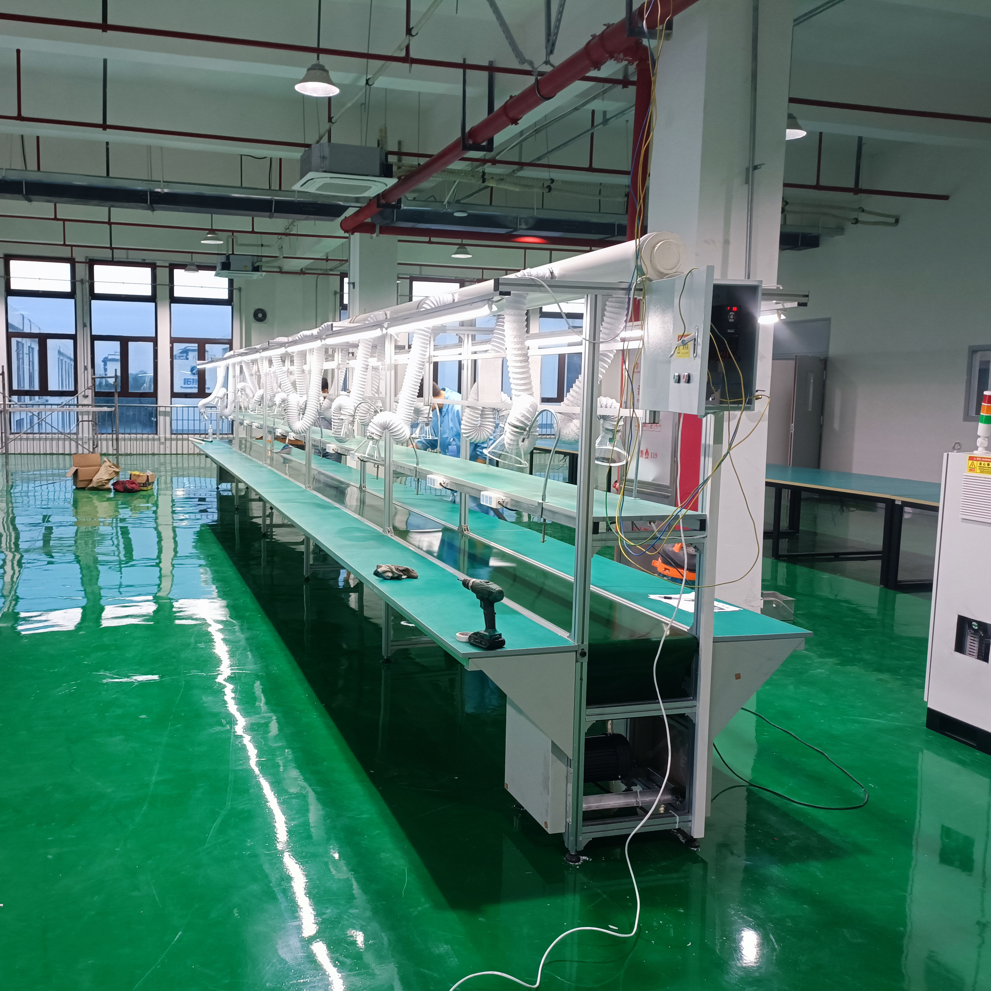 双边台带抽烟机流水线